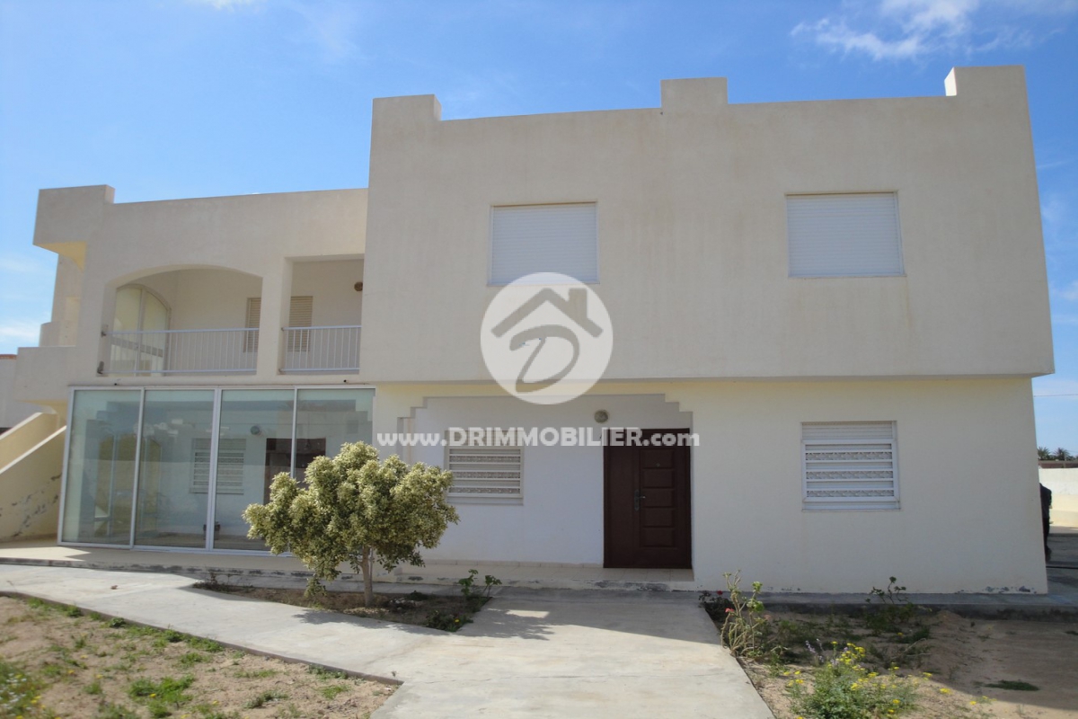 V 010 -                            بيع
                           Résidence à vendre Djerba